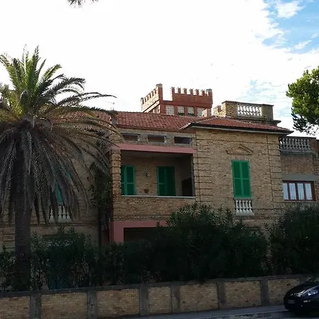 Esmeralda Apartment *